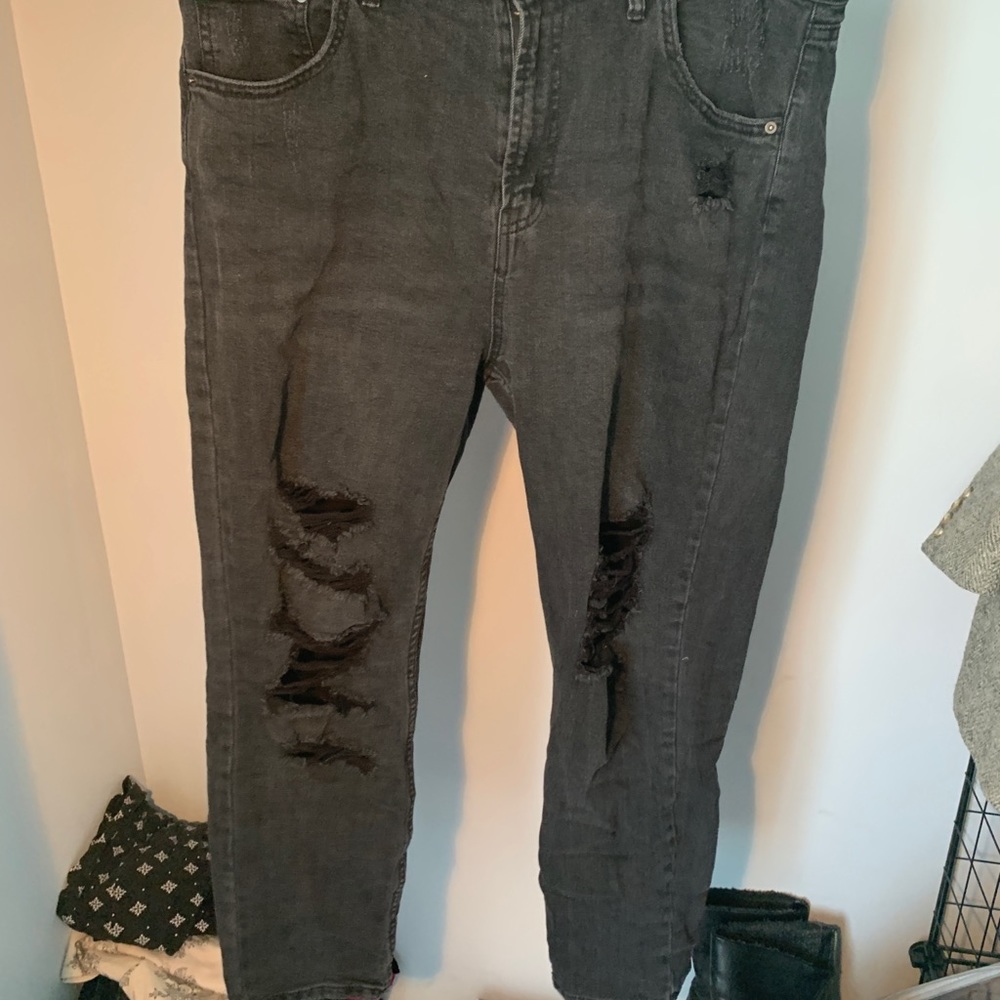 💕 Grey Ripped Jeans